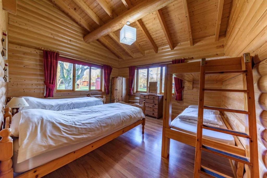 אינגלטון Pinecroft Lodges מראה חיצוני תמונה