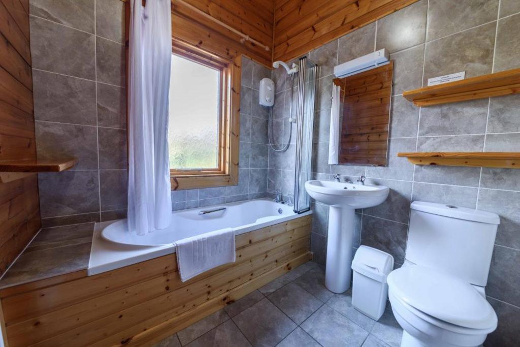 אינגלטון Pinecroft Lodges מראה חיצוני תמונה